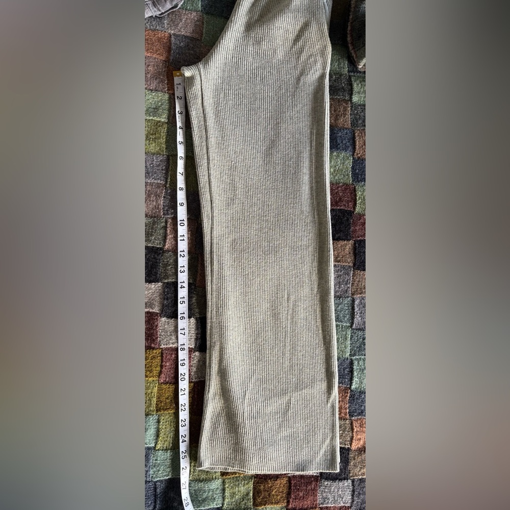 TWO Uniqlo WASHABLE KNIT RIBBED PANTS in Cream and Light Sage - Picture 11 of 13